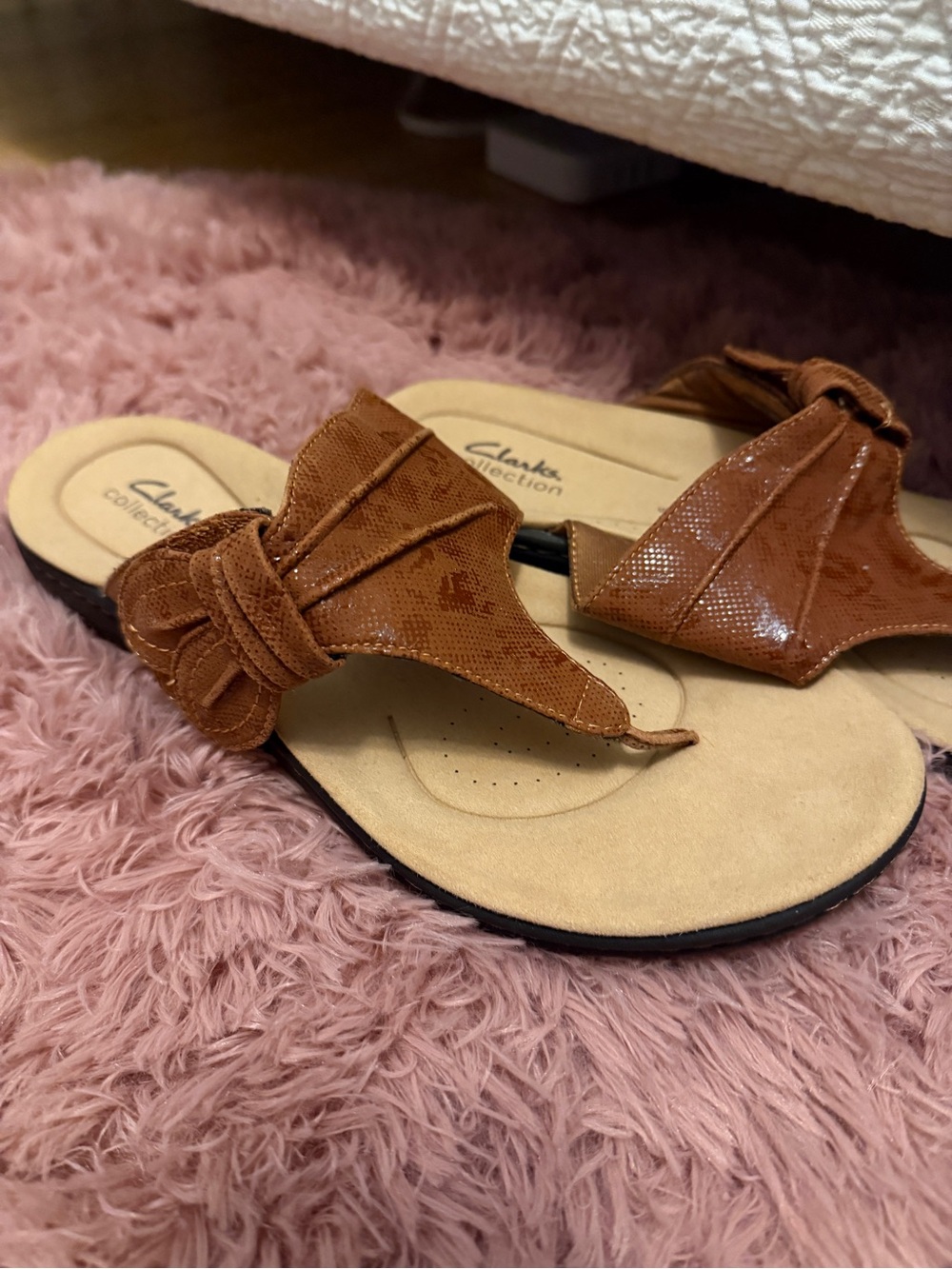 Clarks Women's Lauireann rae Brown Knotted Toe-Post Sandals